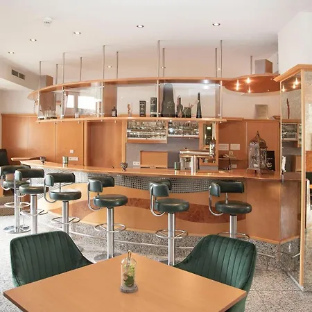 Fairway Hotel