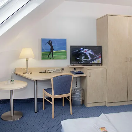 Fairway Hotel 3*