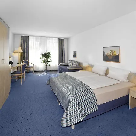 Fairway Hotel 3*