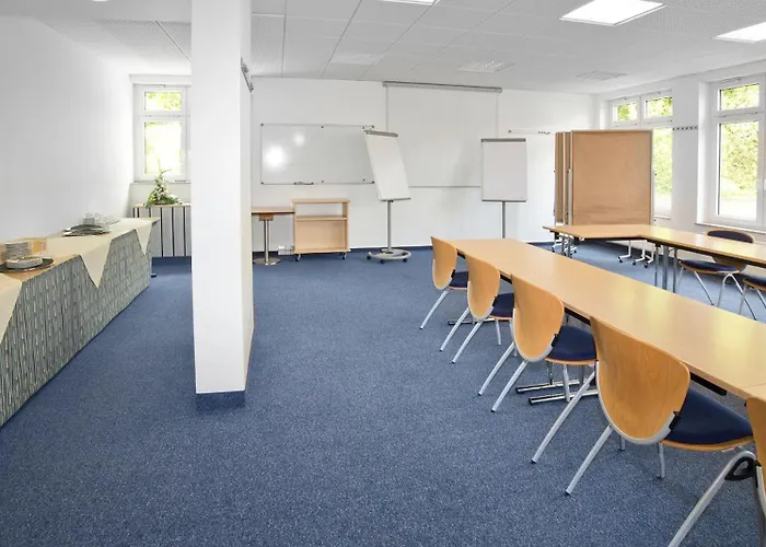 Отель Fairway 3*